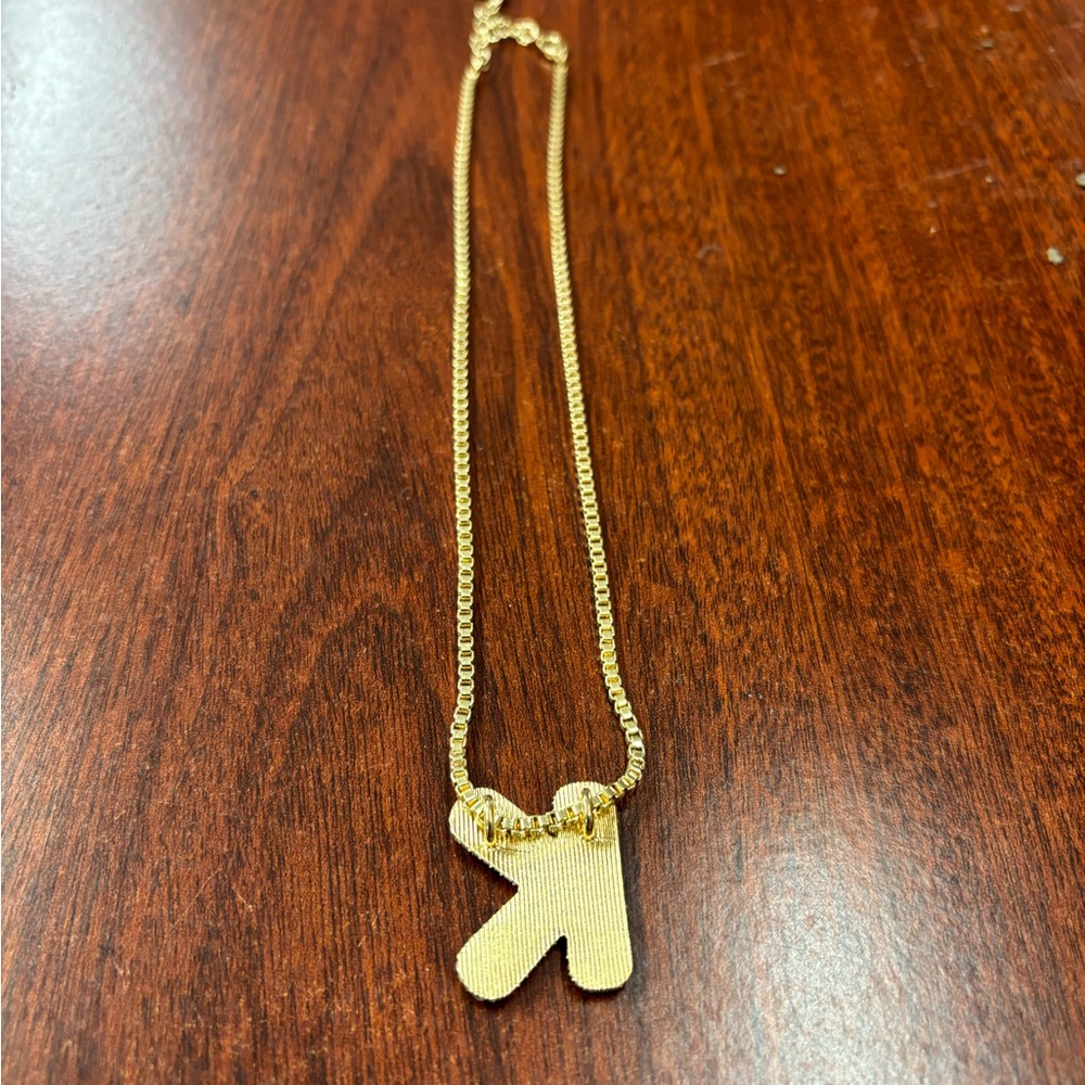 SUGARFIX GOLD TONE NECKLACE W INITIAL LETTER K IN CRYSTALS GUC - Picture 2 of 2